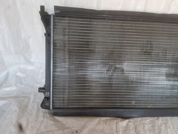 VW Touran Caddy Skoda Audi Vattensradiator image 2