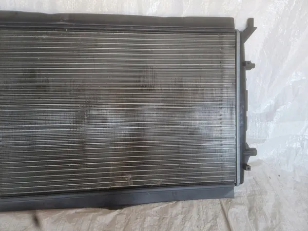 VW Touran Caddy Skoda Audi Vattensradiator image 3