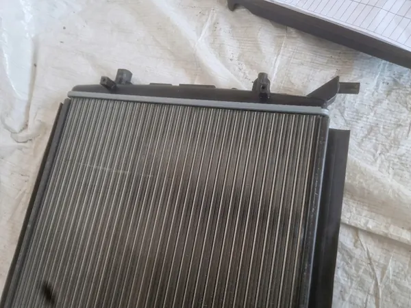 VW Touran Caddy Skoda Audi Vattensradiator image 6