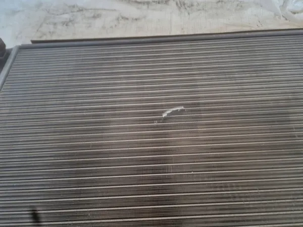 VW Touran Caddy Skoda Audi Vattensradiator image 7