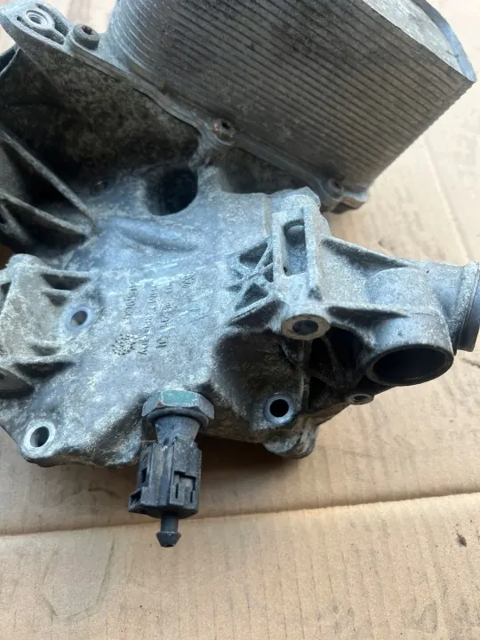 Oljefilterhus Bas OEM 07D115911J för Audi A8 D3 image 5