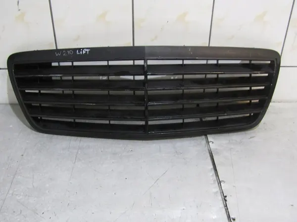 GRILL ATRAPA MERCEDES W210 LIFT A2108800683 image 2
