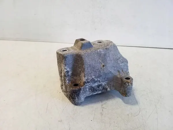 Vaihteiston Kiinnike OEM 1K0199117CF Skoda Scala image 2