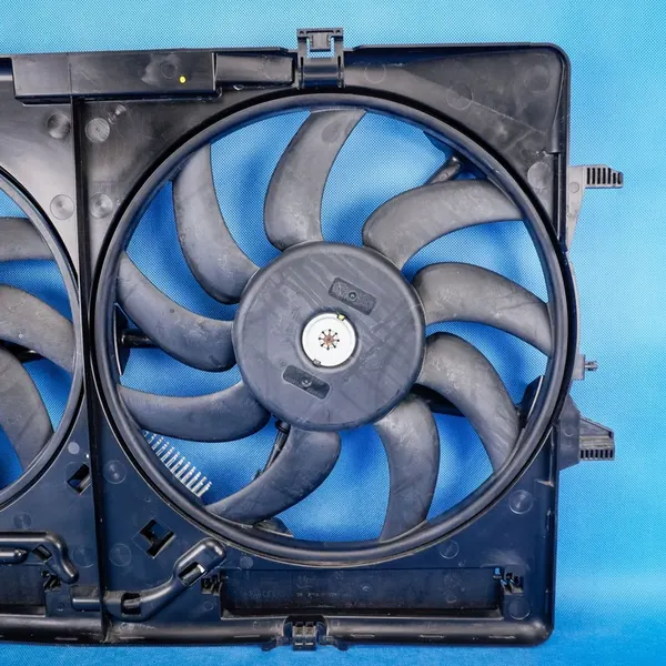 Jäähdyttimen tuulettimen ohjain Audi A4 A5 A6 8K0121003AD image 2