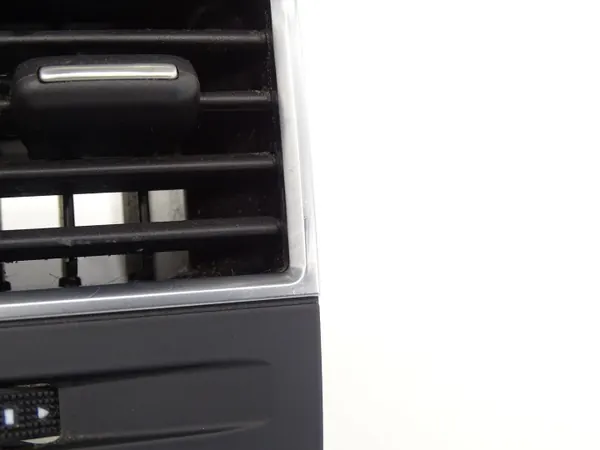 Bakre mittkonsol ventilationsgallret OEM 8V0819203 Audi A3 8V image 5