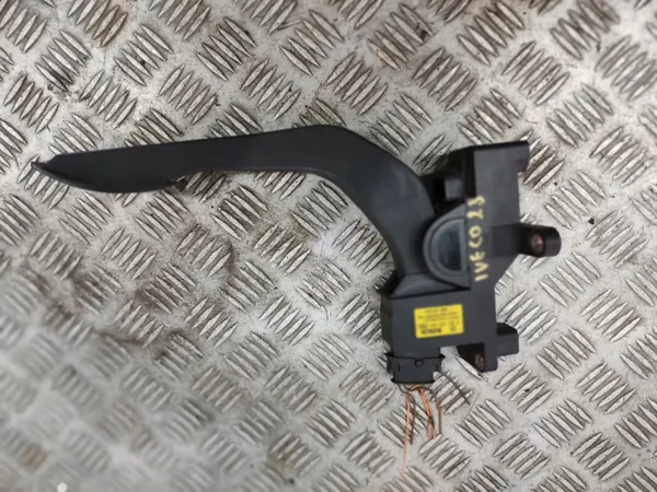 Potentiomètre pédale d'accélérateur IVECO DAILY 00-06 0281002632 image 2