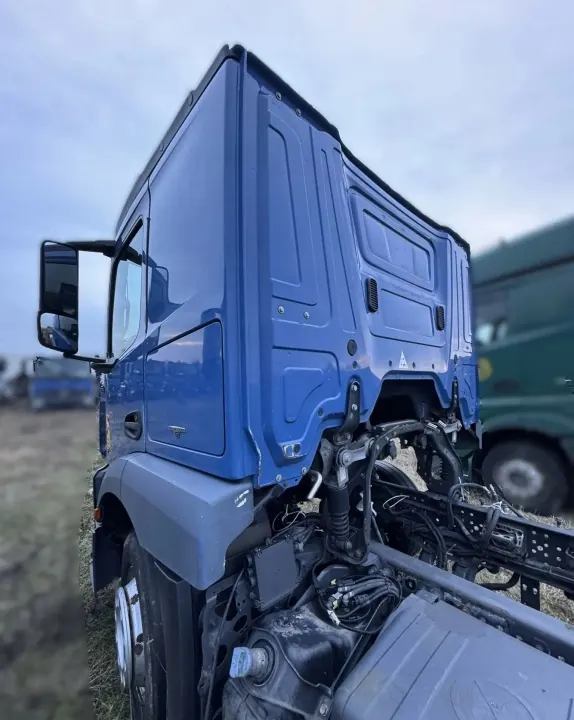 Mercedes ACTROS MP4 Cabine - BigSpace Gebruikt image 4