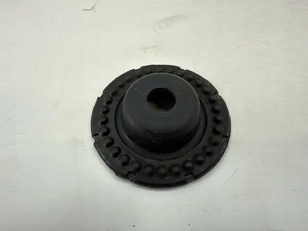 Toyota Yaris XP210 2021 Bakre fjädrar kontakt OEM 43882K0020 image 2