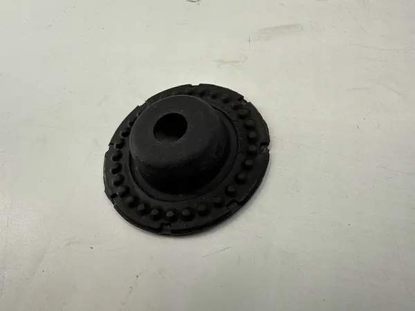 Toyota Yaris XP210 2021 Bakre fjädrar kontakt OEM 43882K0020 image 4