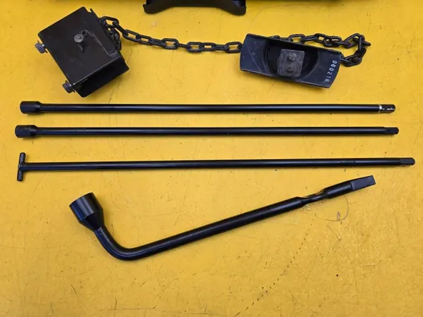 Set de clés de roue Mercedes-Benz X-class W470 OEM image 3