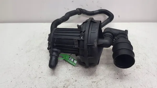 Toissijainen ilmapumppu OEM 022131083K Audi A3 8P:lle image 2