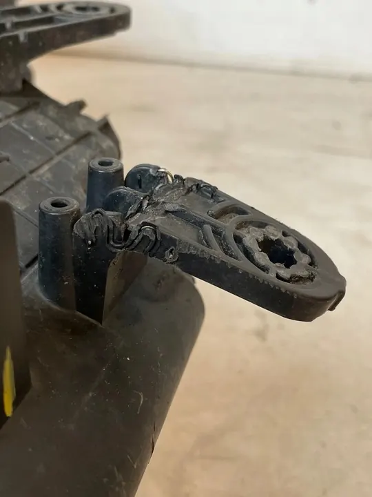 Hyundai OE 92102-A6020 reflector image 8