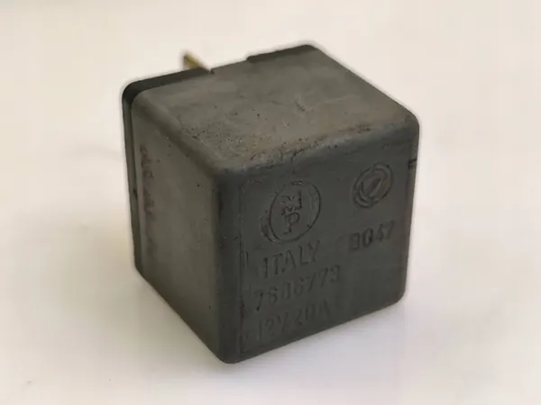 Relay Ford Fiesta 7686773 image 1