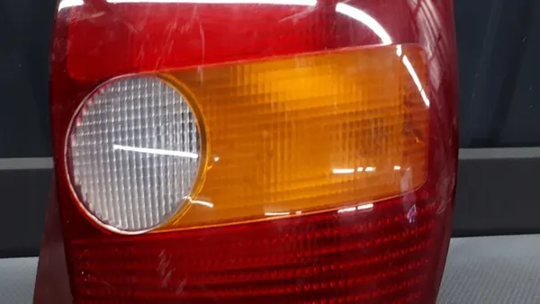 Luz trasera derecha Fiat Palio 46537830 image 3