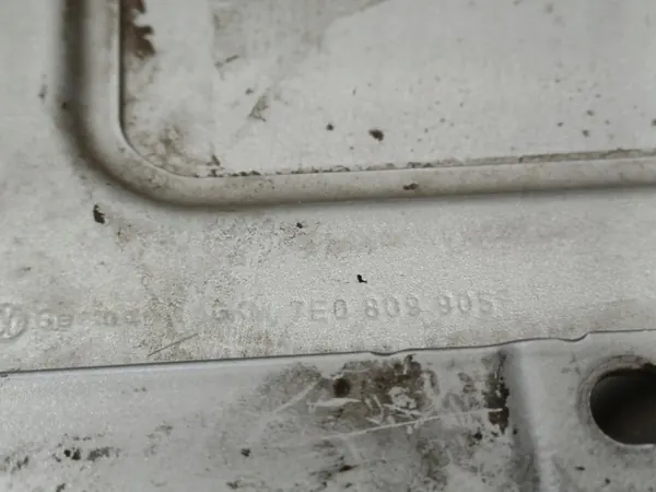 VW TRANSPORTER T6 Tapa de Combustible 7E0809905 image 6