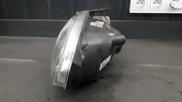 Faros derecho Opel Corsa B Valeo 90444785 image 5