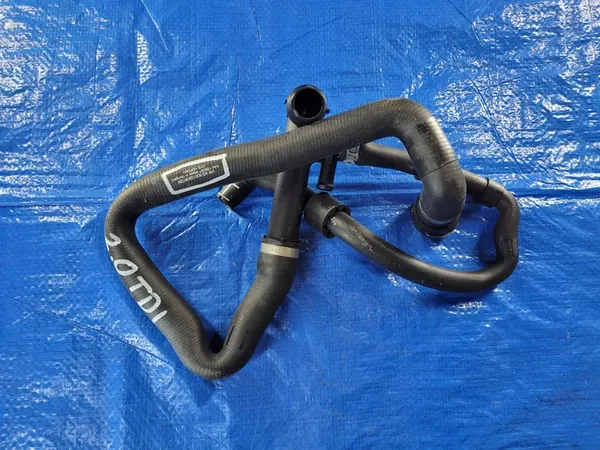 AUDI Q3 I 1 | Vedenjakoputki 2.0 TDI 5Q0122051DM image 2