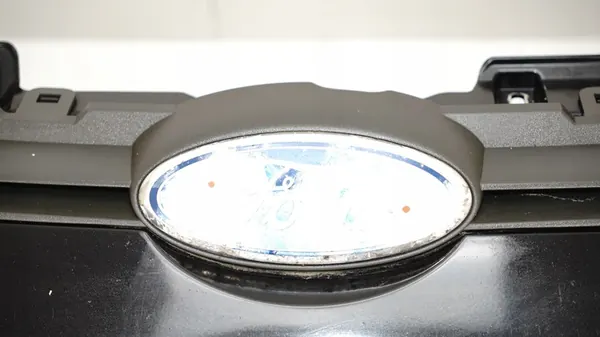 Pare-chocs avant Ford Fiesta MK7 08-12R Noir Panther image 7