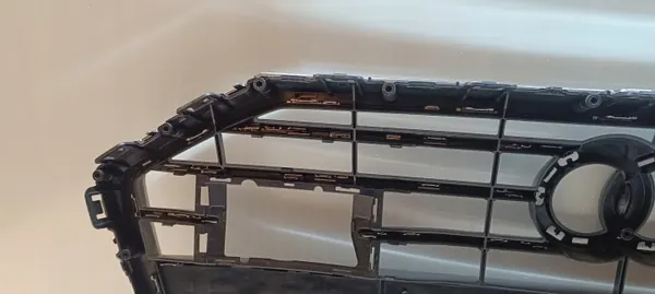 Audi A6 C8 S-Line Voorbumper Grille OEM 4K0853651 image 9