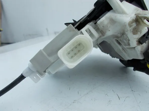 Fram höger dörrlås kabelhandtag Audi A4 B9 8X2837016B image 8