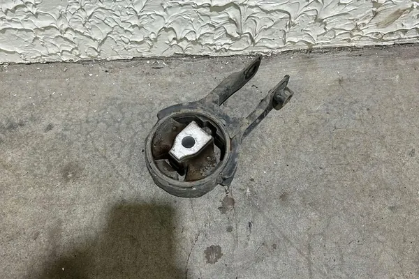 Engine Mount Front MAZDA 2 1.5L gasoline image 3