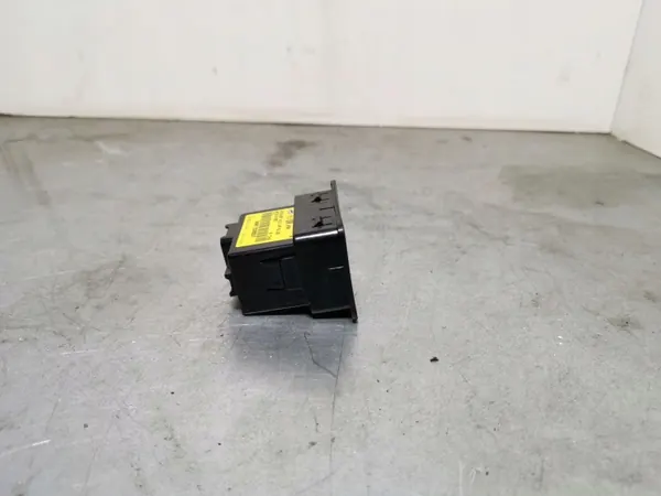 Prise USB Hyundai Santa Fe OEM FBZ15502 image 4