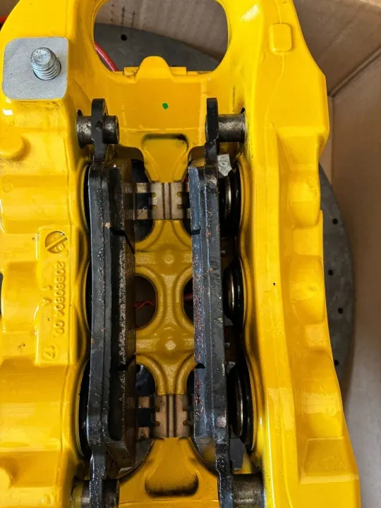 Ferrari 488 Pista keraamiset jarrupalat OEM 31910 image 10