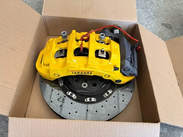 Ferrari 488 Pista keraamiset jarrupalat OEM 31910 image 4