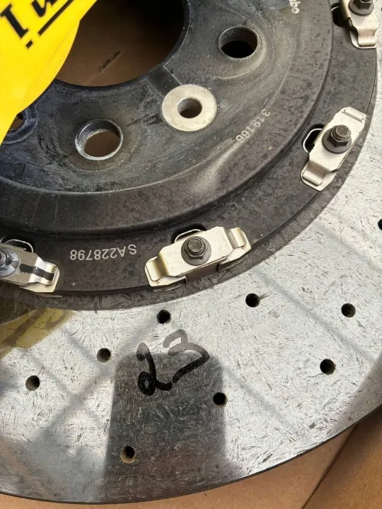 Ferrari 488 Pista keraamiset jarrupalat OEM 31910 image 8