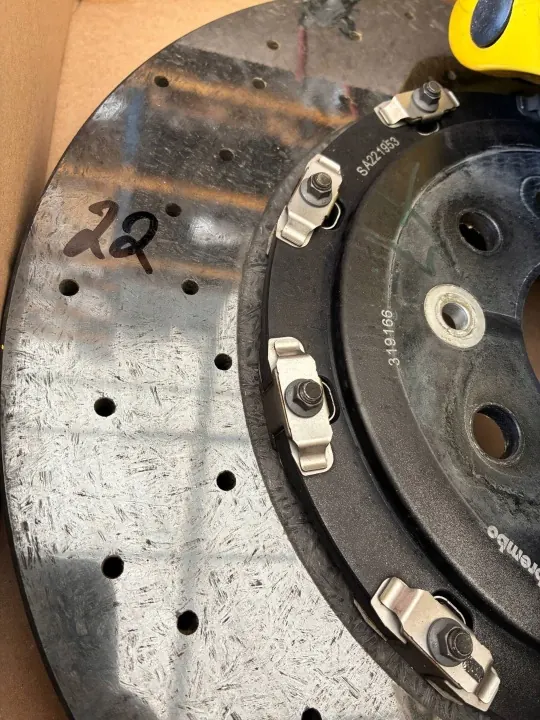 Ferrari 488 Pista keraamiset jarrupalat OEM 31910 image 9