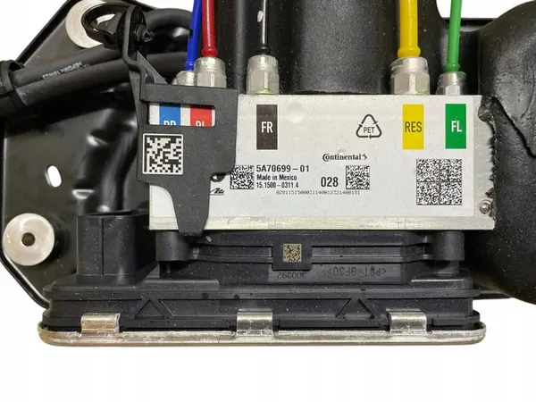 Pneumatic Suspension Compressor + Hoses BMW X5 G05 LCI 2023 image 3