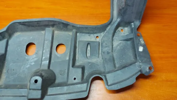 Toyota OE Motoronderklep Links voor Yaris III 14-20 image 3