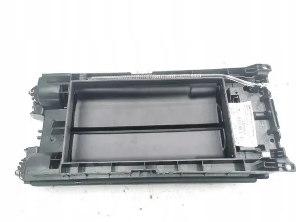 Mittentunnels armstöd OEM A1776806603 Mercedes image 4