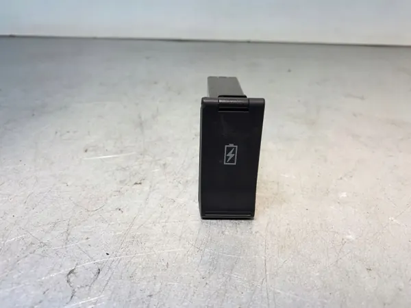 Mitsubishi Outlander USB-aansluiting OEM FBZ17544 image 2