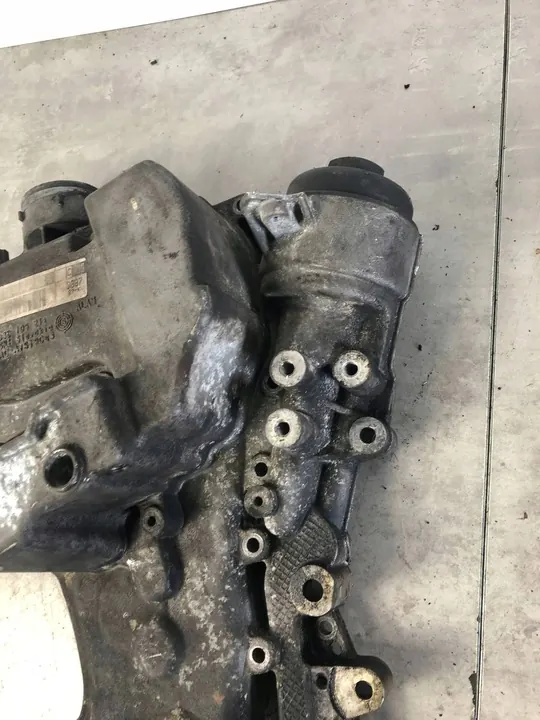 Parte do motor Volkswagen Golf V 03G109211 image 4