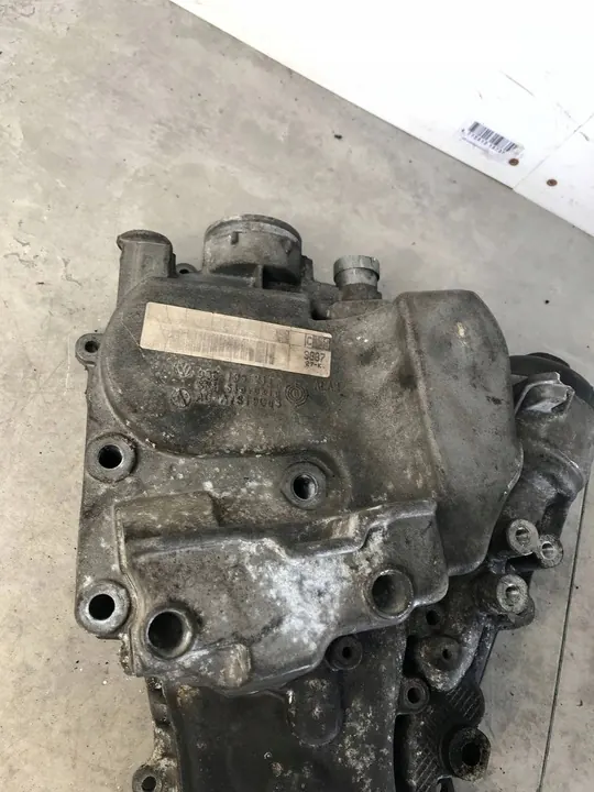 Parte do motor Volkswagen Golf V 03G109211 image 5