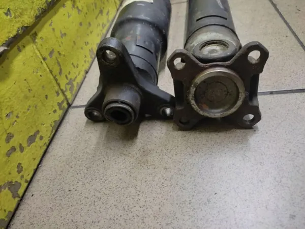 BMW E46 2.0 D Vetoakseli OEM 1229569 image 3