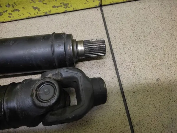 BMW E46 2.0 D Vetoakseli OEM 1229569 image 6