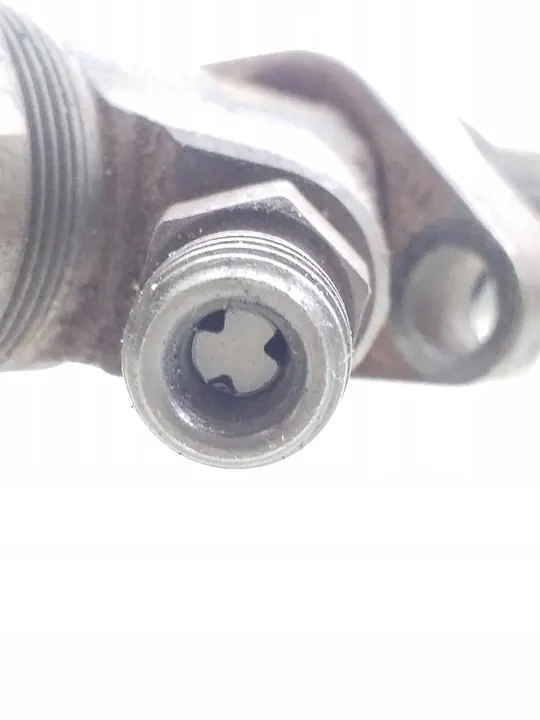 Injecteur CITROËN C5 I BREAK 2.2L diesel 2003 image 3