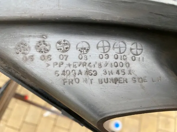 Mitsubishi Outlander Spoiler OE 6400A469 image 3