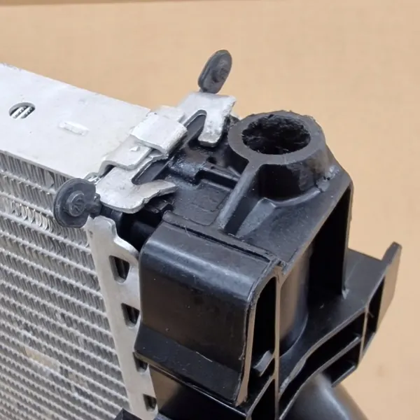 Radiateur d'eau OEM OT@5# VO2307 pour Volvo XC60 II image 3