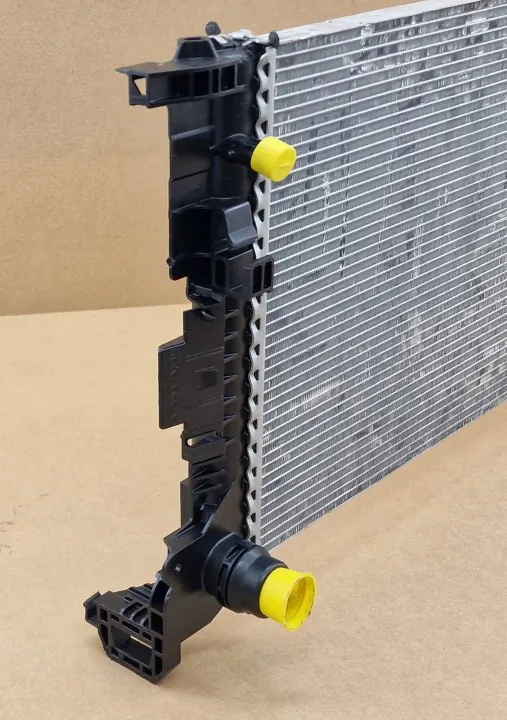 Radiateur d'eau OEM OT@5# VO2307 pour Volvo XC60 II image 5