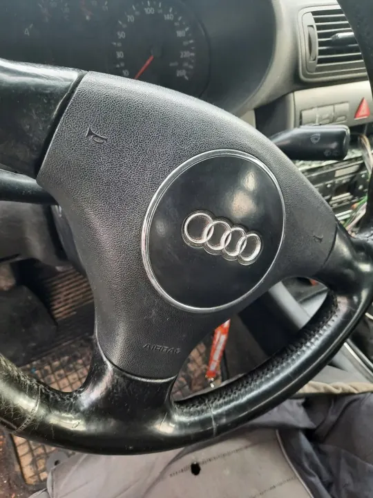 Volante AUDI A3 8L OEM - Estado usado image 5