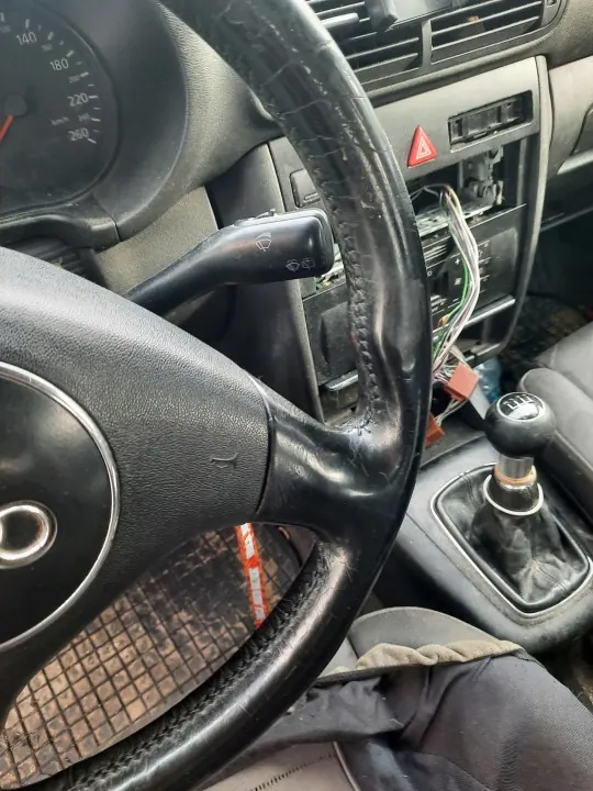 Volante AUDI A3 8L OEM - Estado usado image 6