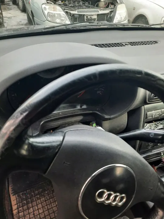 Volante AUDI A3 8L OEM - Estado usado image 8