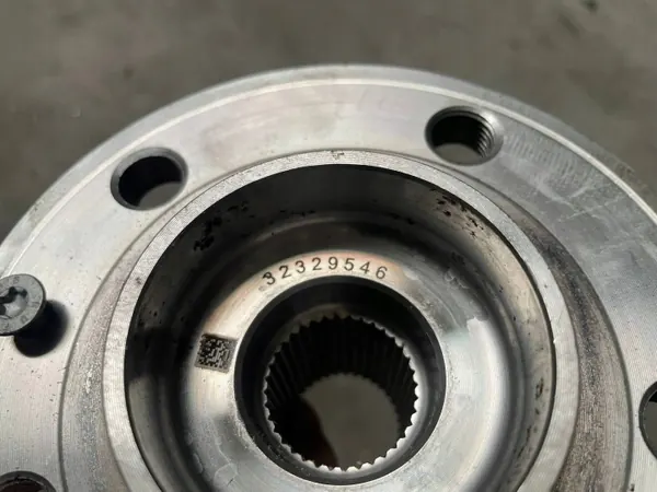 Volvo XC40 Etupyörännavan OEM 32329546 - Käytetty image 3