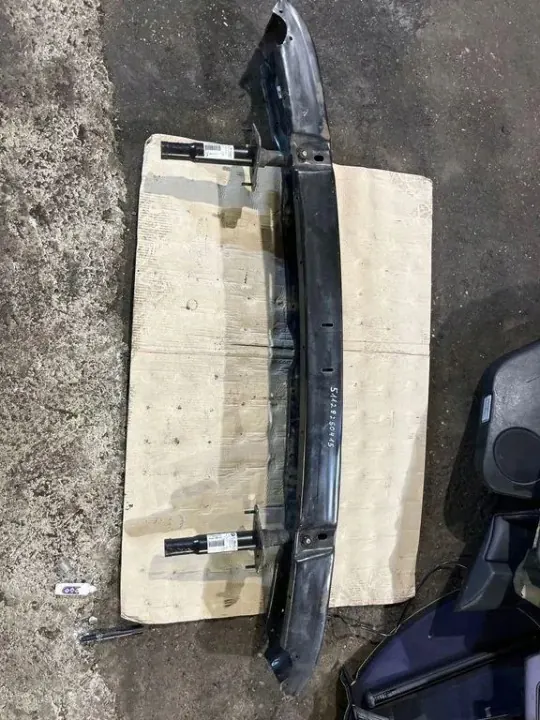 Barra parachoques trasera OEM 51128250415 BMW X5 E53 image 2