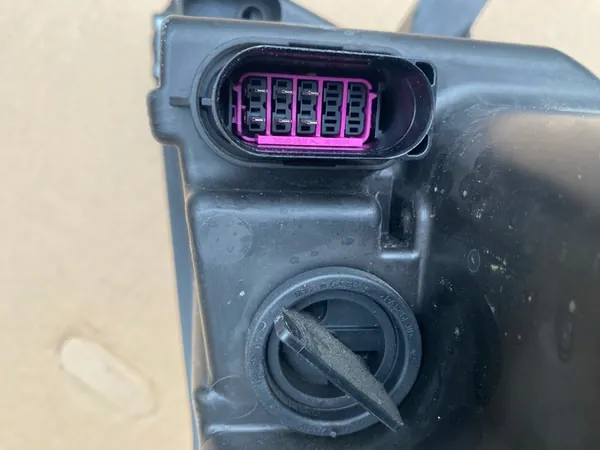 VW TIGUAN 8-15 Farol Dianteiro Direito 5N1941032AC image 6