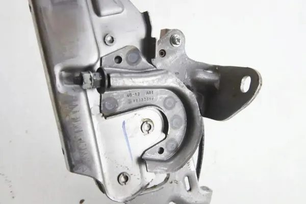 Toyota handbromsmekanism OEM 11330318 - Begagnad image 3