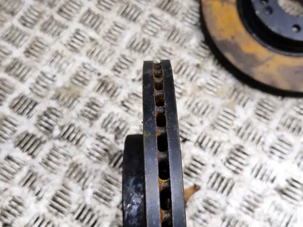 Hyundai Kona II 2025 Vorderer Bremsscheibe OEM AMD225564 image 3
